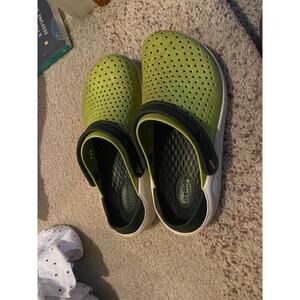 Crocs kids 2 green clog shoes